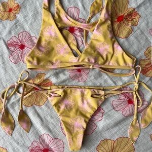 benoa swim honey hibiscus TOP ‼️ BOTTOMS SOLD ‼️
